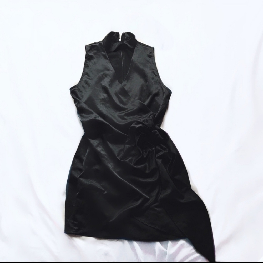 prettylittlething ⋆ satin choker dress